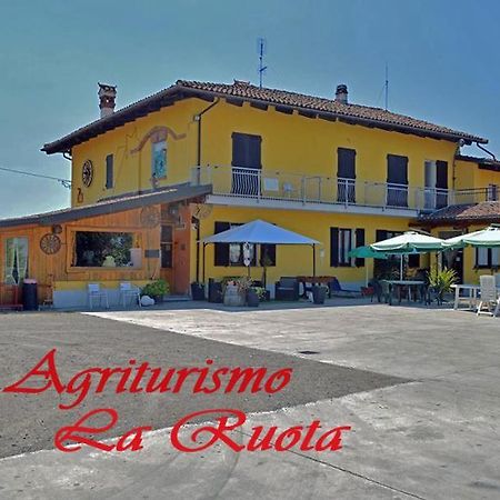 Montelupo Albese Agriturismo La Ruota מראה חיצוני תמונה