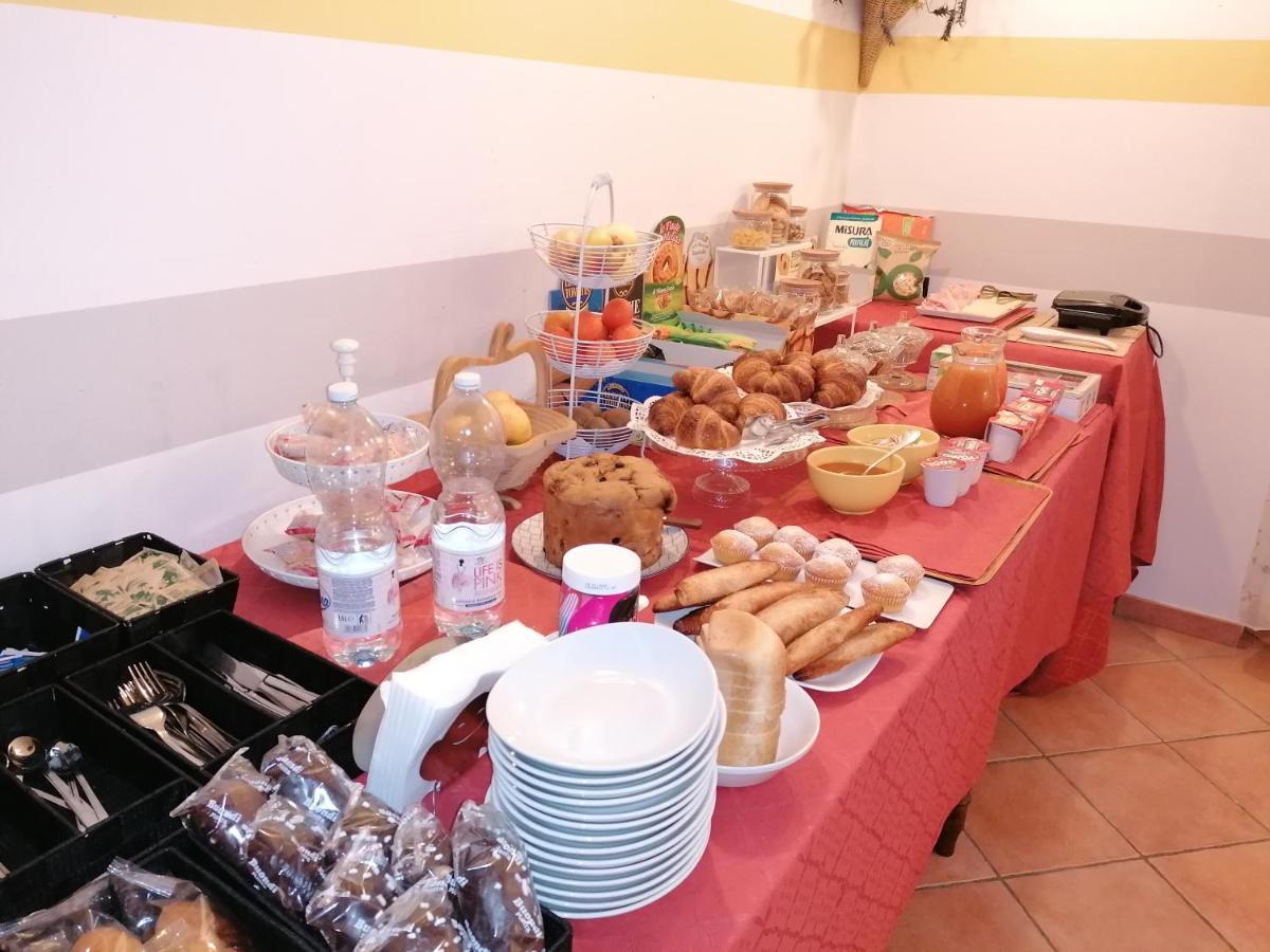 Montelupo Albese Agriturismo La Ruota מראה חיצוני תמונה