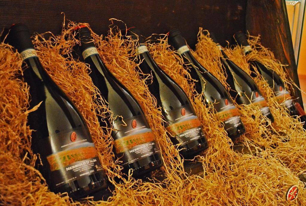 Montelupo Albese Agriturismo La Ruota מראה חיצוני תמונה